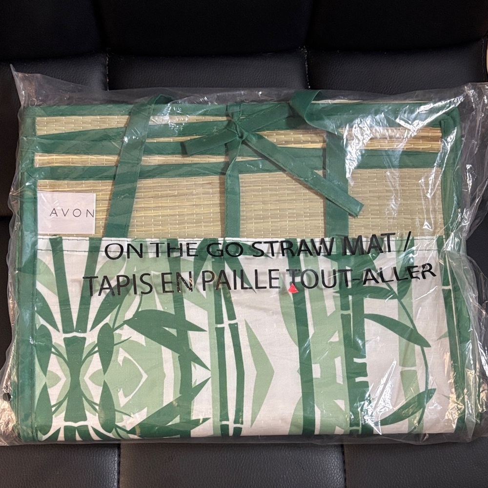 Avon Bamboo Design Straw Mat in Green and Cream